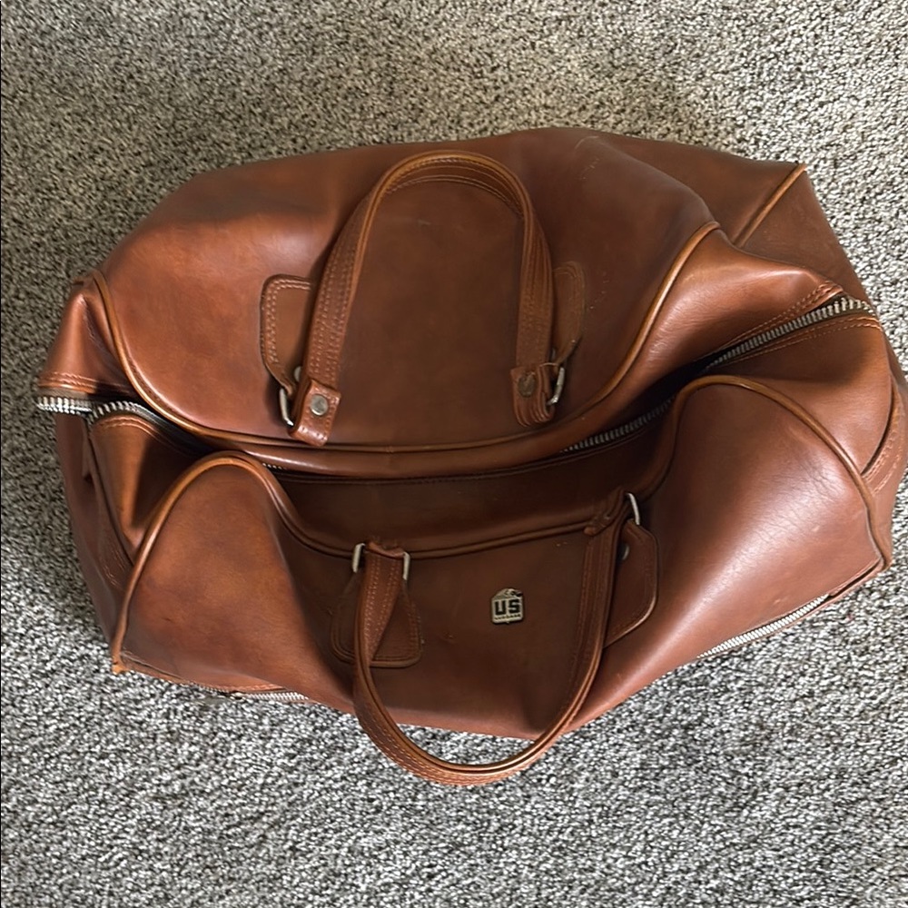 U.S. Luggage Brown Duffel Bag with Classic Design
